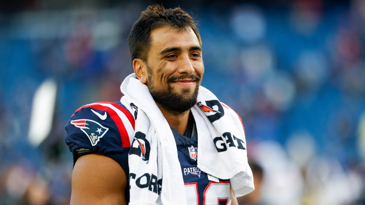 Patriots LB Christian Elliss supported by large family, shows ‘adoption is an option’