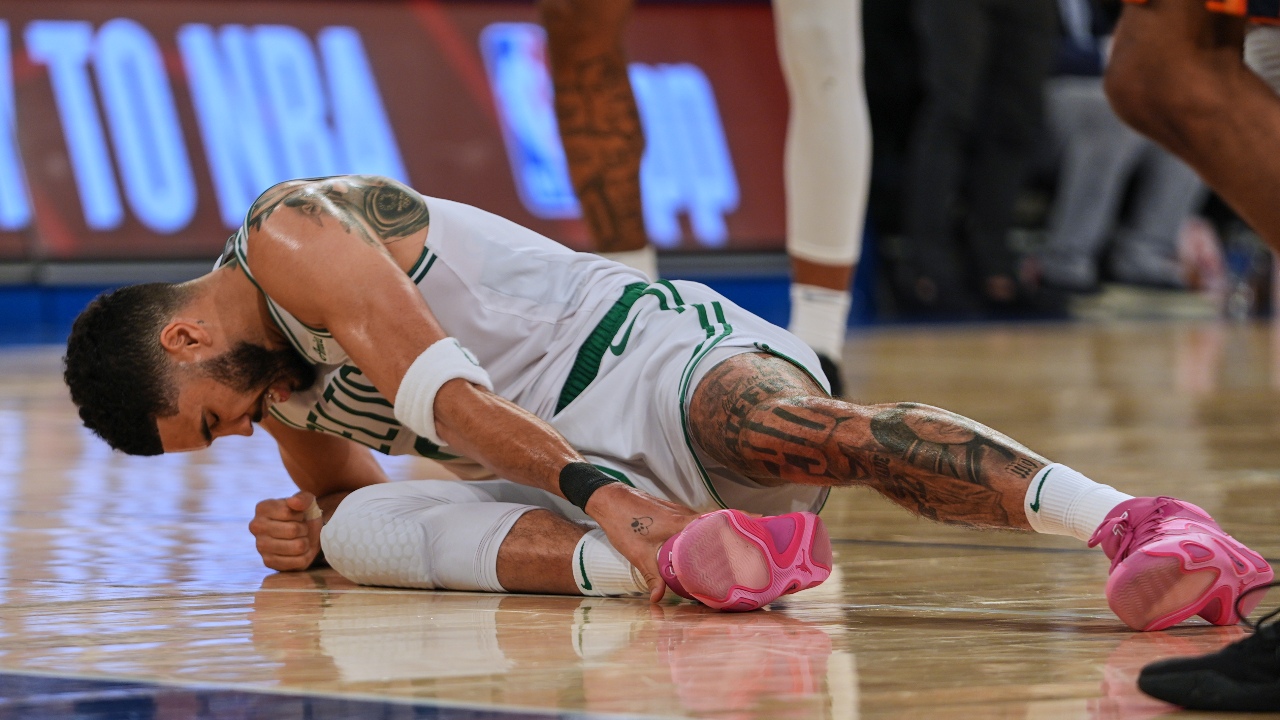 Daily Devotional: Monday, March 30 – Crown Of Thorns