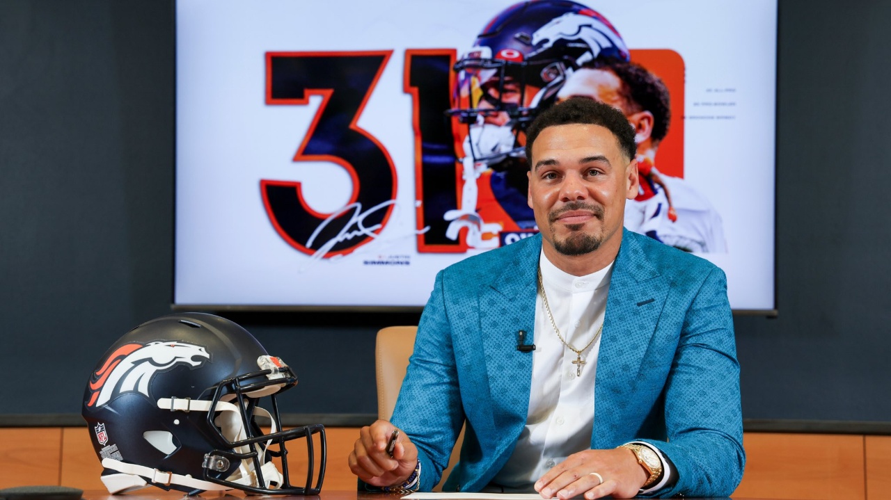 ‘Unworthy follower of Jesus’ Justin Simmons retires after 9 NFL seasons: ‘More than I deserve’