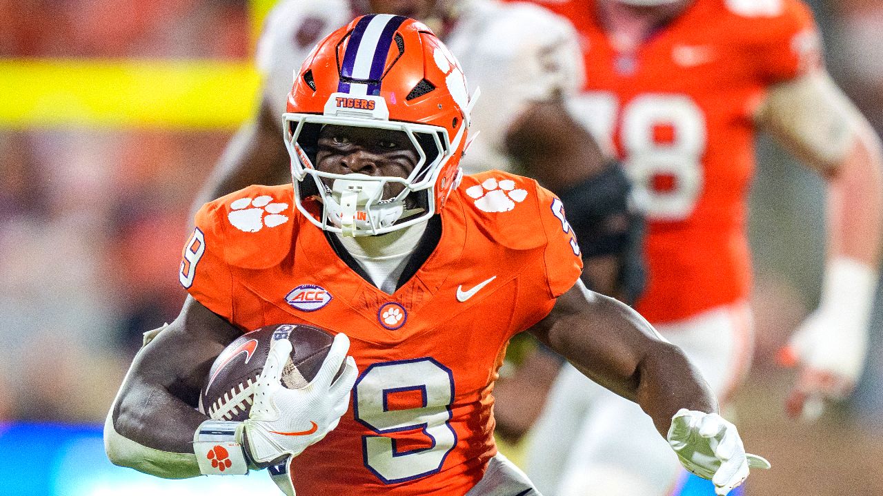 Clemson RB Gideon Davidson gets increased role, seeks to ‘glorify God in everything I do’